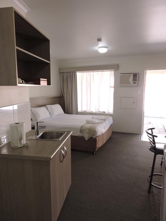 Town & Country Motel Nerang Szoba fotó